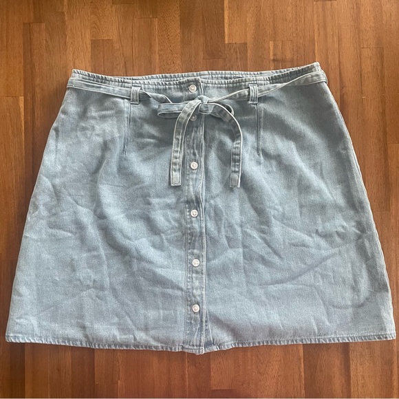 ASOS Denim Button Through Mini Skirt with Skinny Belt - Picture 5 of 7